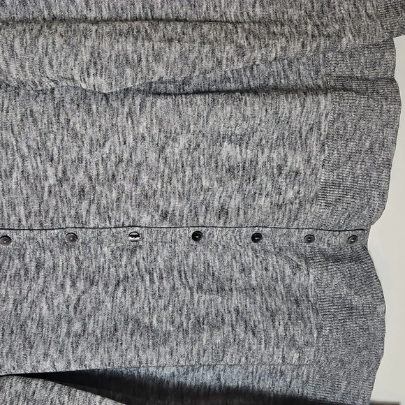 Croft & Barrow Women's Heathered Gray Cardigan - Picture 5 of 6